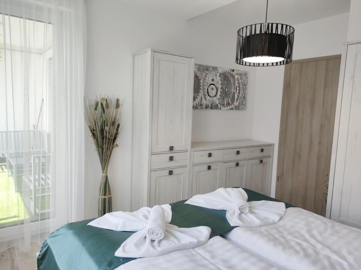 Royal Relax Apartman Кестхей Екстер'єр фото