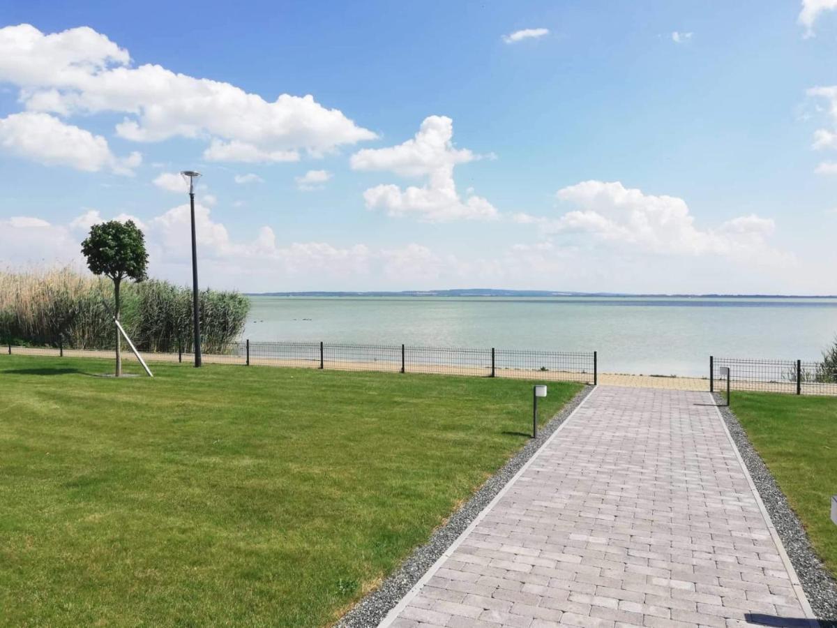 Royal Relax Apartman Кестхей Екстер'єр фото